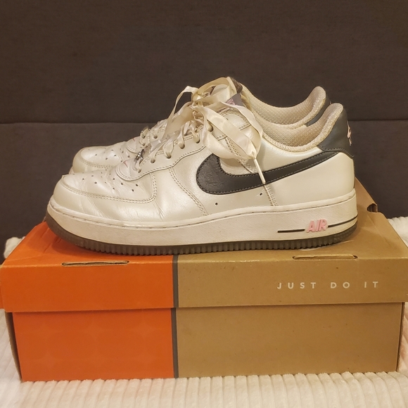 Nike Shoes - Nike Women's Air Force 1 - White/Metallic Pewter-Perfect Pink